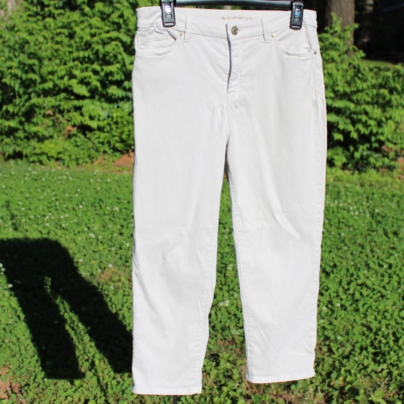 Chico's Pants - Chico's the So Lifting Crop pants 1 or womens 8